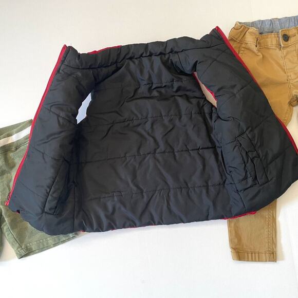 Outfit Bundle 3 Basics  2T/3T, Puffer Vest, Osh Kosh Khaki Pants, Camo Shorts - Picture 3 of 5